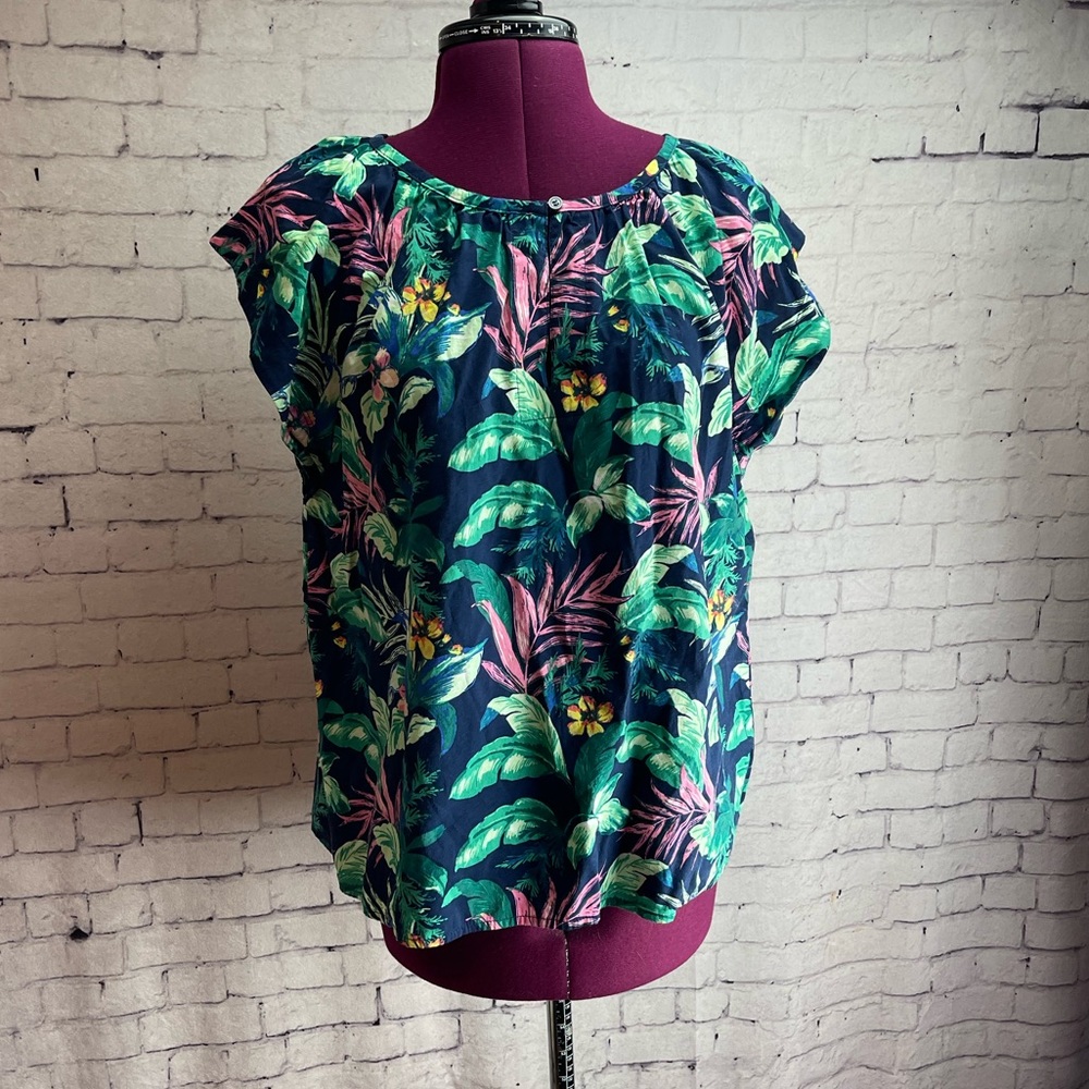 Loft size LP Hawaiian print short sleeve blouse